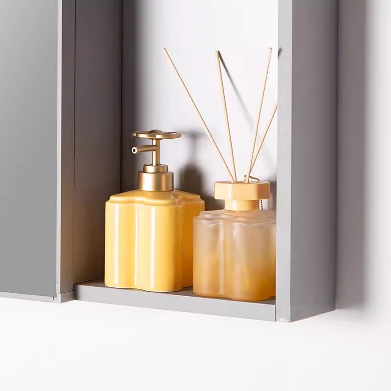 Modern Orange Floral Ceramic L - Water Bottle Blank recension och pris